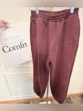 Comfrt Embroidered Maroon Signature Sweatpants Kids XL/Women XS NWT MSRP $60